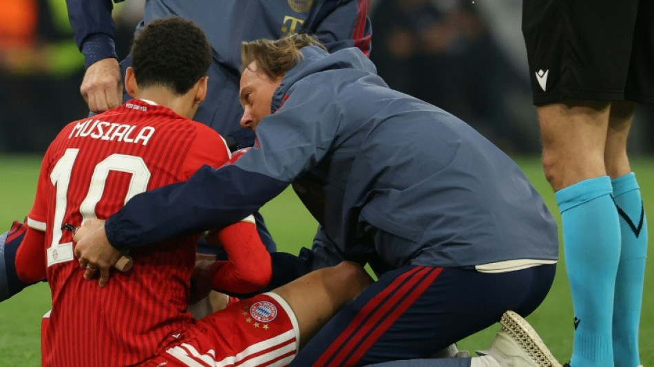 Musiala seguir&aacute; de baja, pero responde bien al tratamiento, anuncia el DT del Bayern M&uacute;nich