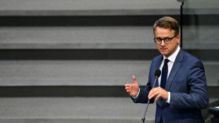 "Stille Helden": Linnemann schlie&szlig;t K&uuml;rzungen f&uuml;r pflegende Angeh&ouml;rige aus