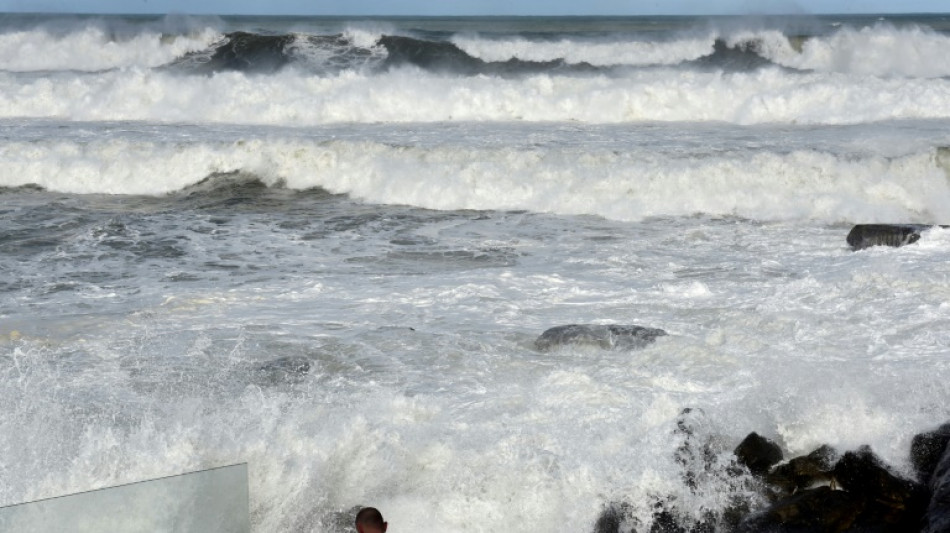 Australie: une plage de Sydney engloutie par des vagues immenses