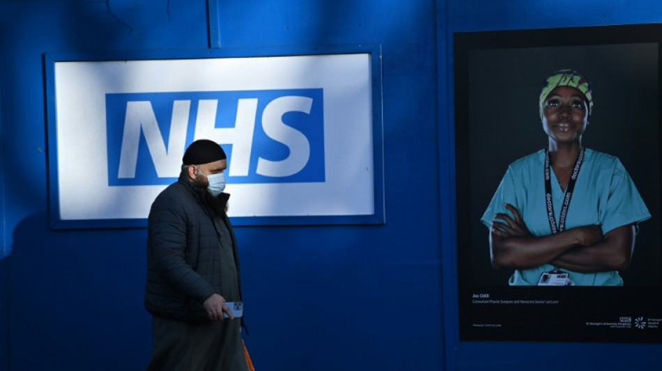 El desempleo en Reino Unido cae al 4,1% justo antes del azote de &oacute;micron