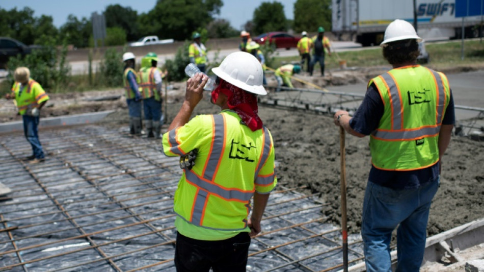 Texas elimina pausa para hidratação de trabalhadores em plena onda de calor