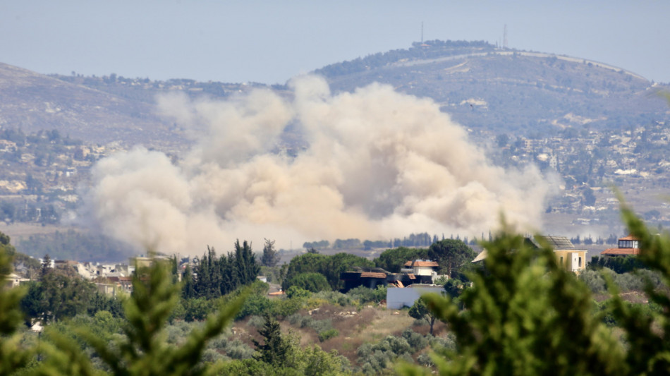 Media Libano, '11 morti nei raid israeliani su villaggio nel sud, anche 2 neonati'
