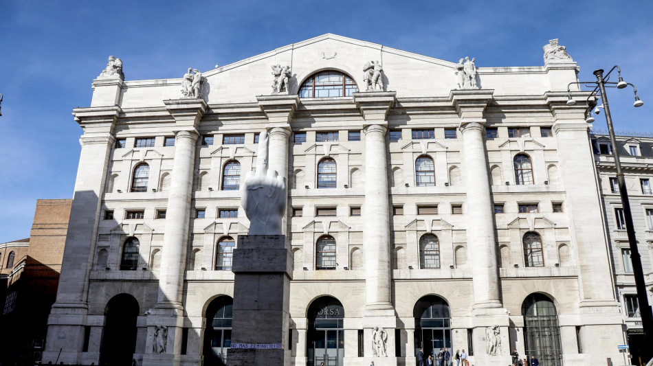 Borsa: Milano chiude in calo dello 0,47%