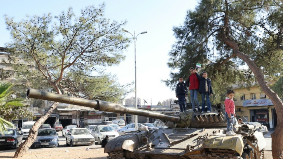 Des milliers de Syriens alaouites dans la rue, un manifestant tu&eacute; selon une ONG