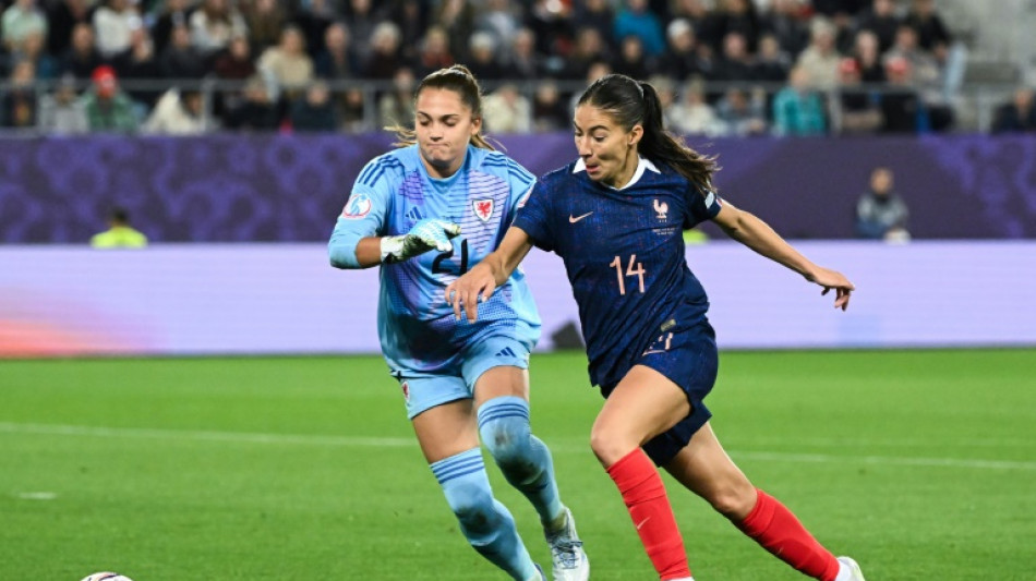 Euro-2025: les Bleues toutes proches des quarts en s'offrant facilement les Galloises