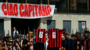 Milhares de pessoas d&atilde;o &uacute;ltimo adeus a Franco Baresi