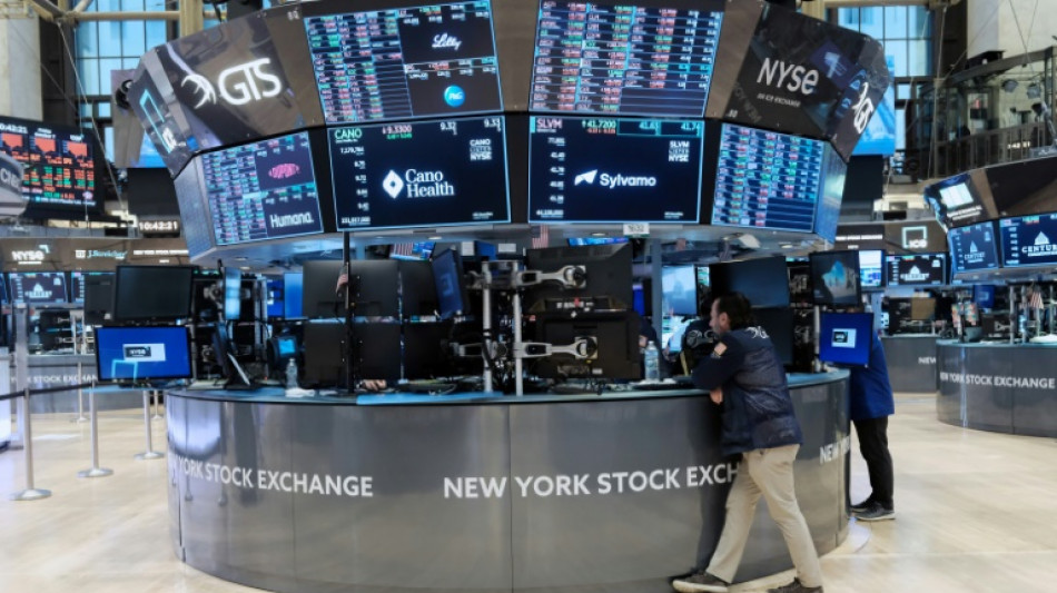Wall Street ouvre divis&eacute;e autour de l'&eacute;quilibre avant les minutes de la Fed