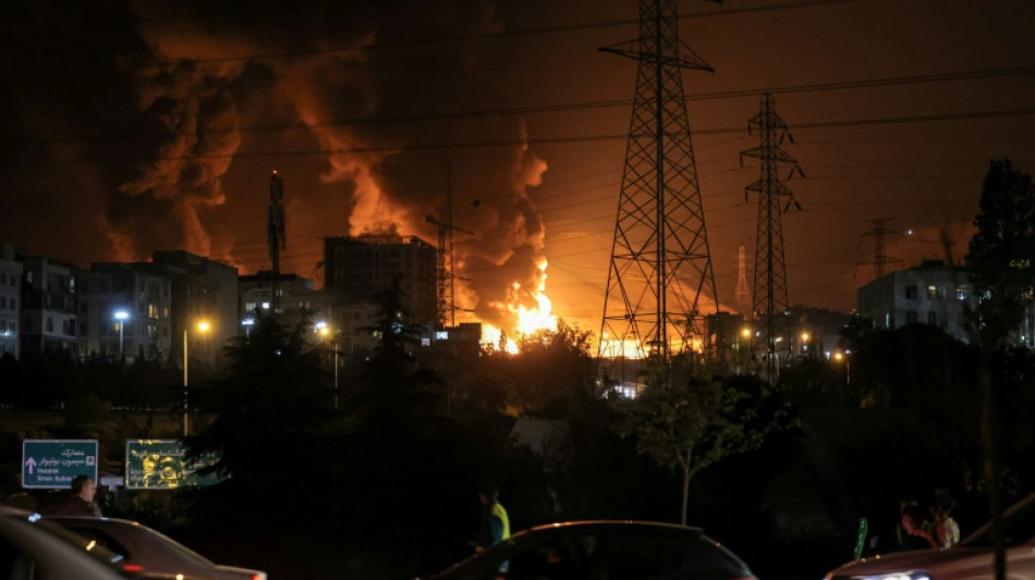 Nouvelles frappes isra&eacute;liennes sur l'Iran qui riposte par des salves de missiles