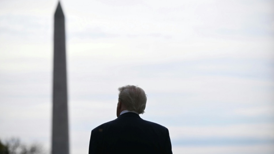 Trump assina lei para tornar públicos arquivos do caso Epstein