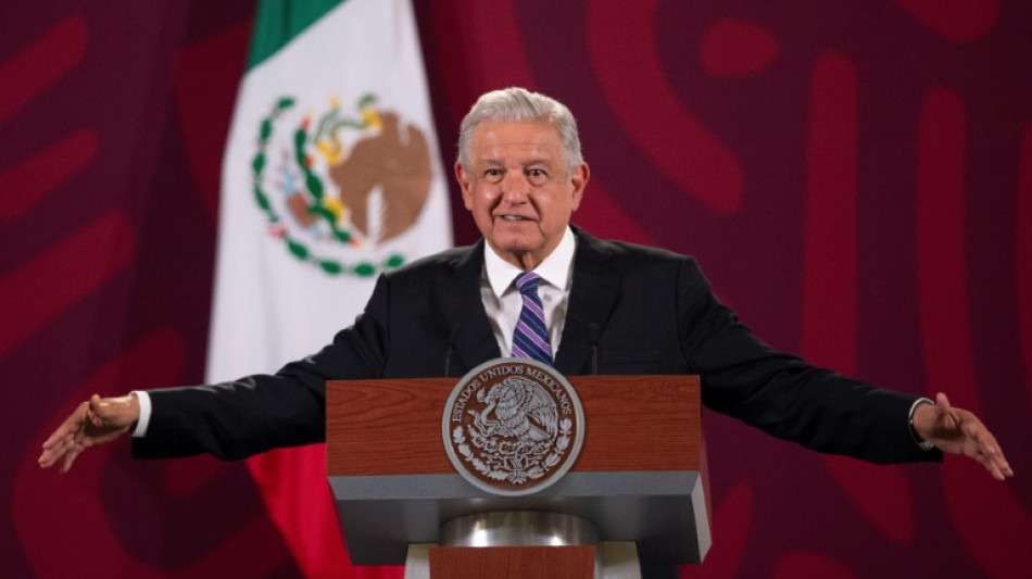 Presidente mexicano denuncia "traici&oacute;n" opositora tras fracasar su reforma el&eacute;ctrica