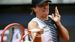 Tennis: Swiatek se fait peur &agrave; Rome, De Minaur prend la porte