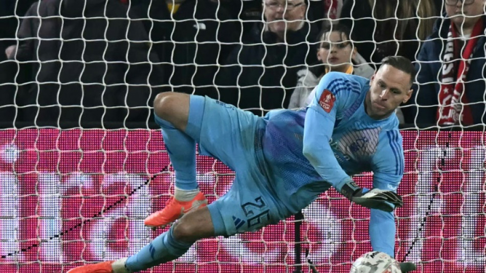 Nottingham Forest vence Ipswich nos p&ecirc;naltis e vai &agrave;s quartas da Copa da Inglaterra