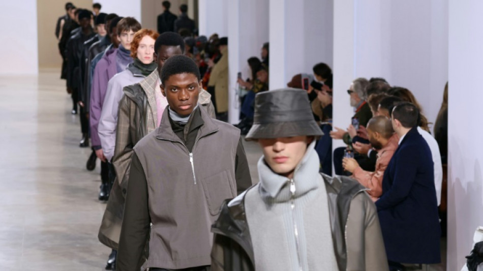 Loewe opta por el humor, Herm&egrave;s por la sobriedad en la Semana de la Moda masculina de Par&iacute;s