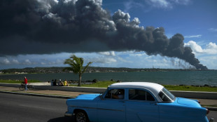 Cuba: au moins un mort dans le gigantesque incendie d'un d&eacute;p&ocirc;t p&eacute;trolier