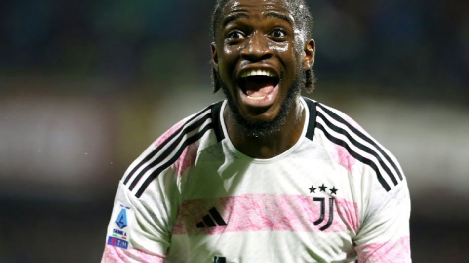 Juventus vence e encosta na l&iacute;der Inter; Napoli perde e agrava crise