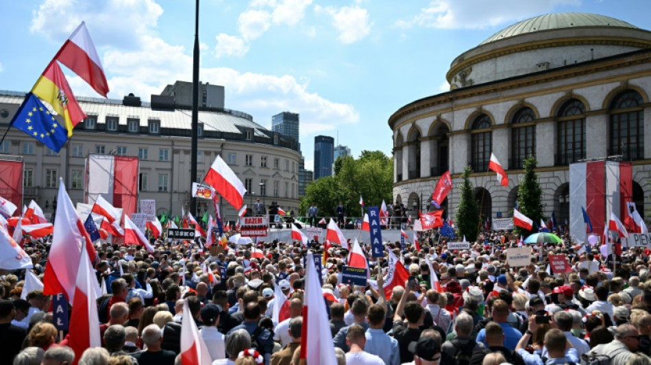 Vor Pr&auml;sidenten-Stichwahl in Polen: Gro&szlig;demonstrationen beider Lager in Warschau