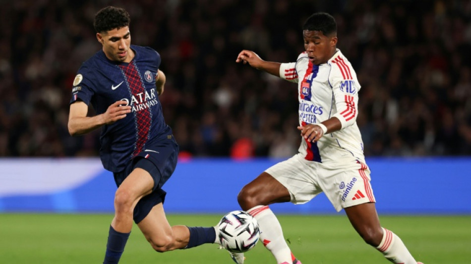 Com gol de Endrick, Lyon vence na visita ao PSG (2-1) e deixa t&iacute;tulo em aberto 