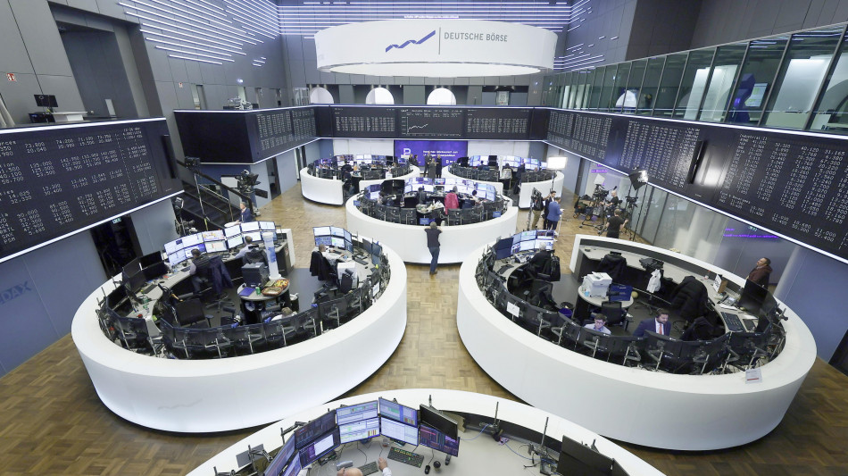 Borsa: l'Europa resta positivo dopo avvio Ny, Milano +0,3%