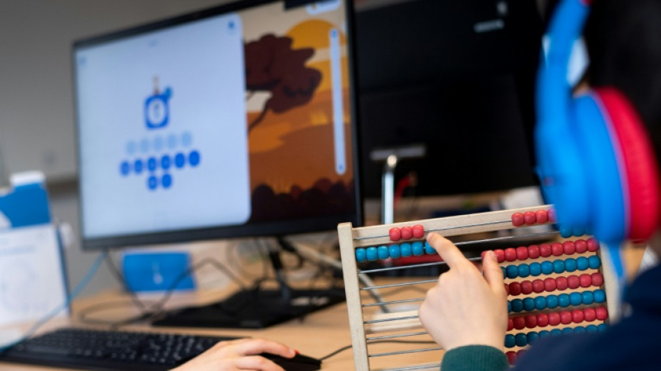 Profesores de EEUU y gigantes de la IA se alían para formar a educadores