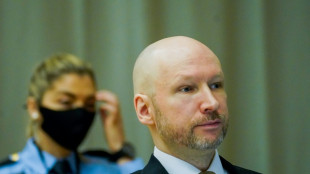 Diez a&ntilde;os despu&eacute;s de la carnicer&iacute;a de Ut&oslash;ya, Breivik pide su liberaci&oacute;n