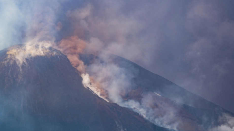 Massive plume of ash, gas spews from Italy's Mount Etna