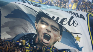 Futebol argentino rende homenagem a Maradona 5 anos após sua morte