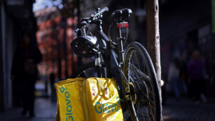 Glovo cede &agrave; press&atilde;o do governo e contratar&aacute; seus entregadores na Espanha