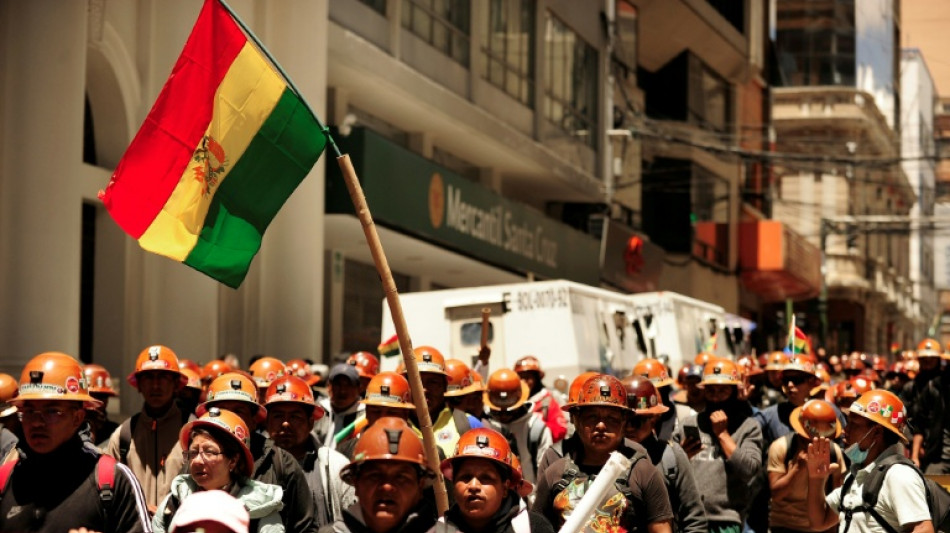 Manifestantes bloqueiam estradas na Bol&iacute;via contra plano econ&ocirc;mico do governo