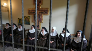 La justicia ordena a las monjas españolas excomulgadas desalojar el convento