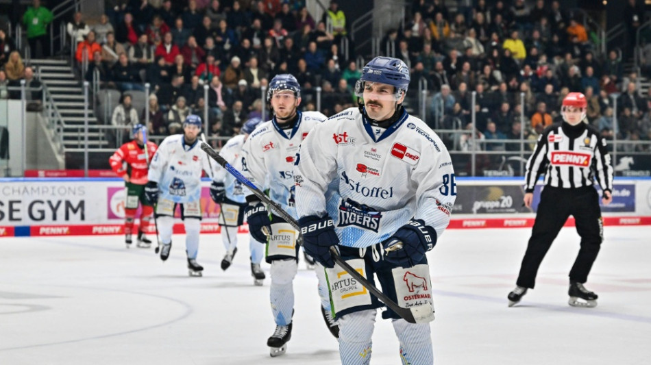 Neun Treffer in Augsburg:  Straubing dominiert weiter