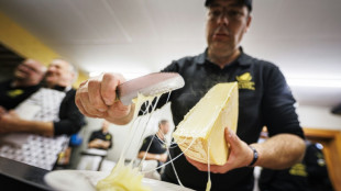 Schweizer K&auml;semacher dominieren bei erster Raclette-Weltmeisterschaft