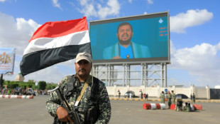 Rebeldes hut&iacute;es de Yemen dicen que ataques israel&iacute;es dejaron nueve muertos y 174 heridos