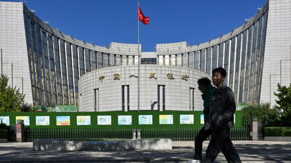 La banque centrale chinoise abaisse deux taux d'int&eacute;r&ecirc;t cl&eacute;s 