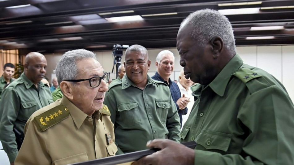 Ra&uacute;l Castro aparece en la televisi&oacute;n cubana