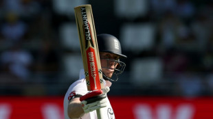 Root edges closer to elusive ton as England reach 196-4 