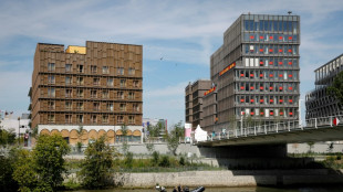 Vila Paral&iacute;mpica abre suas portas em Paris