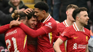 Liverpool e Chelsea goleiam na FA Cup; Brentford &eacute; eliminado