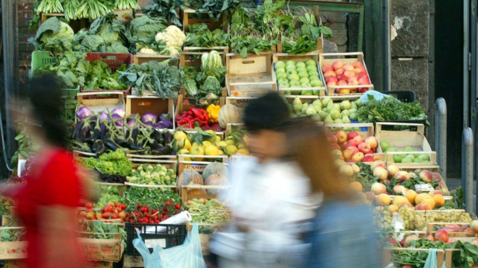 Consumi, a Milano si spende pi&ugrave; del doppio che a Foggia
