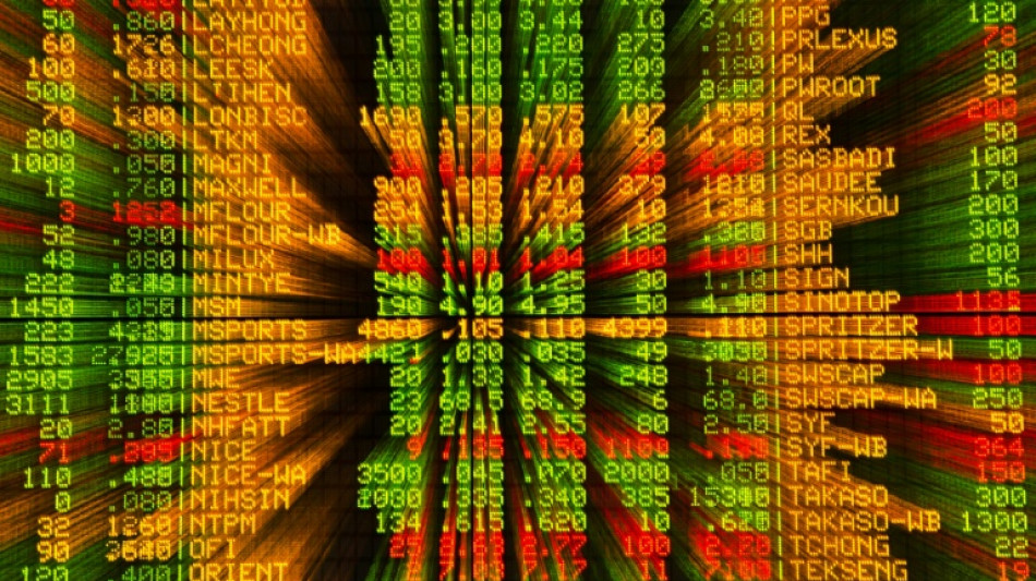 Asian stocks track Wall St tech bounce, oil eases on Mideast hope