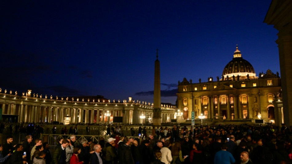 Un adi&oacute;s "m&aacute;s &iacute;ntimo" al papa Francisco de madrugada
