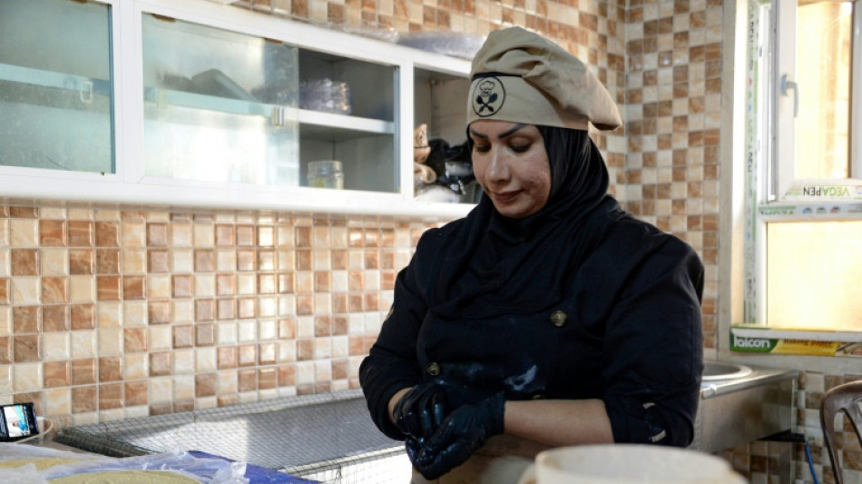 Mujeres iraqu&iacute;es en Mosul se ganan la independencia en los fogones
