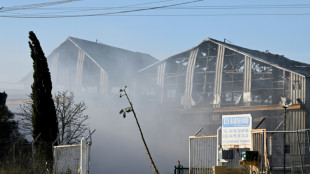 Dans le Sud, l'incendie depuis un mois de tonnes de déchets devient "insupportable"