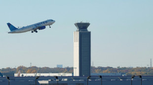 Paralysie budgétaire: le gouvernement américain alerte sur un trafic aérien bientôt réduit "à peau de chagrin"