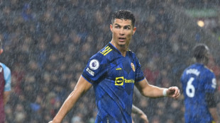 Man Utd frustrated in Burnley draw, Newcastle boost survival bid