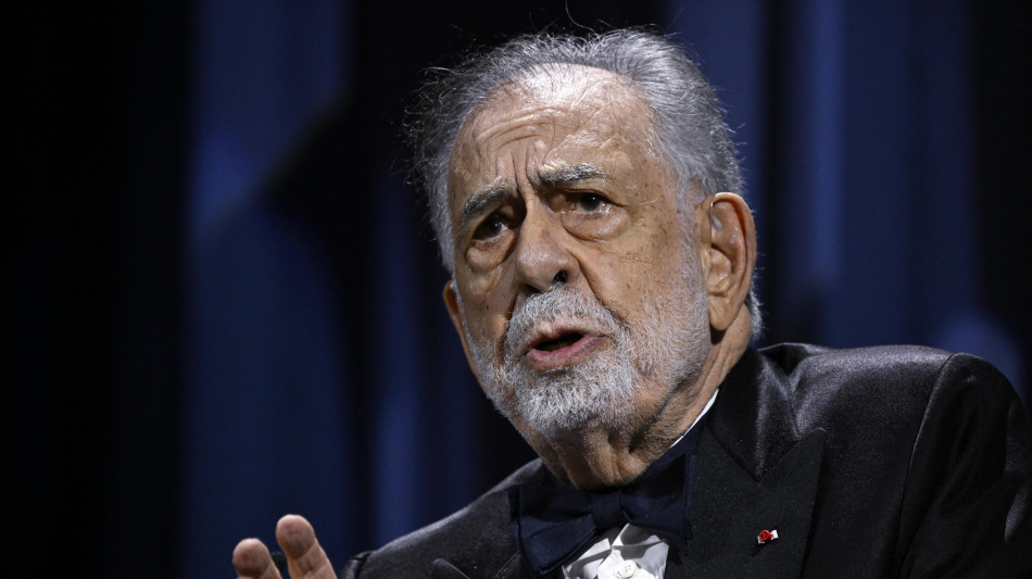 Francis Ford Coppola in bolletta, vende orologi