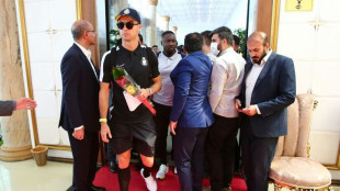 Cristiano Ronaldo d&eacute;cha&icirc;ne les passions &agrave; T&eacute;h&eacute;ran avant un match