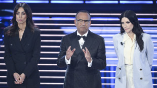 Sanremo, la finale si apre con riflessione sull'Iran e appello per i bambini