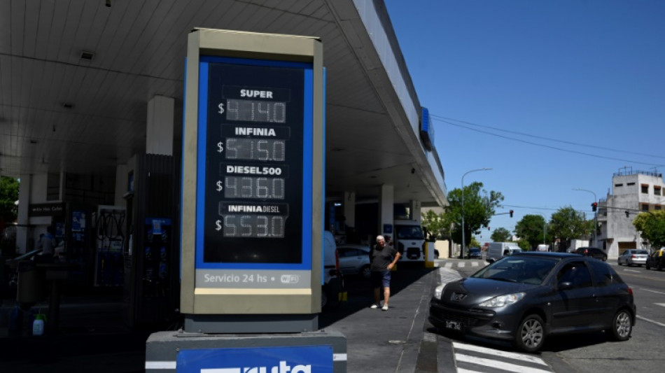 Prov&iacute;ncias argentinas de petr&oacute;leo e g&aacute;s amea&ccedil;am cortar fornecimento em disputa com Milei