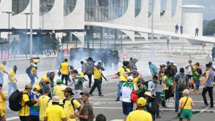 Br&eacute;sil: affrontements entre policiers et bolsonaristes mass&eacute;s devant le Congr&egrave;s