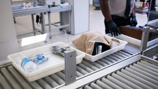 Verband: Flugg&auml;ste sollen k&uuml;nftig mehr Fl&uuml;ssigkeit ins Handgep&auml;ck mitnehmen k&ouml;nnen